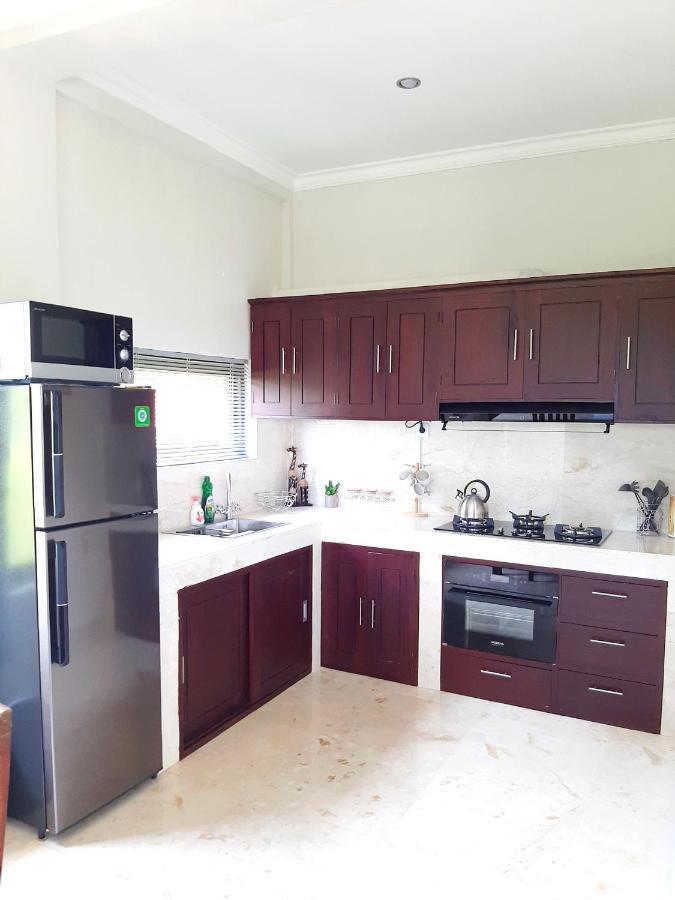 الشقق الفندقية Airsatangفي  Medewi Manor المظهر الخارجي الصورة