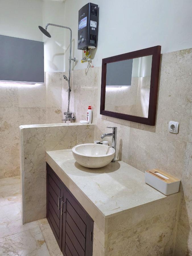 الشقق الفندقية Airsatangفي  Medewi Manor المظهر الخارجي الصورة