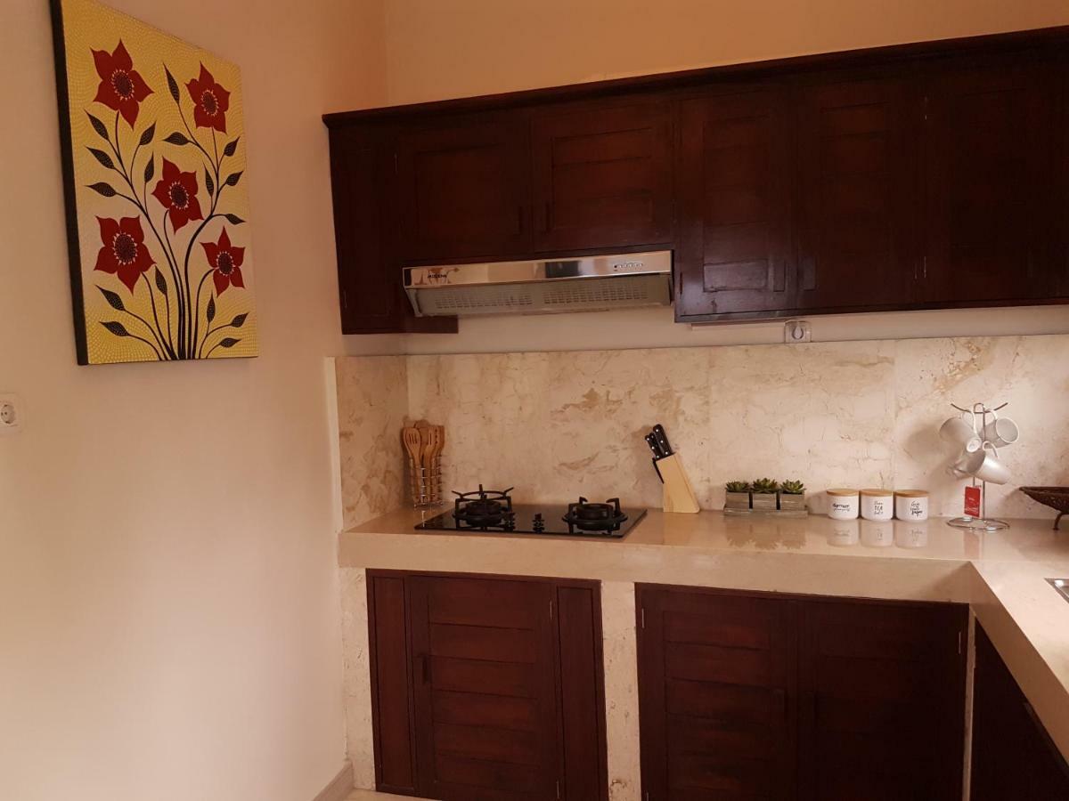 الشقق الفندقية Airsatangفي  Medewi Manor المظهر الخارجي الصورة