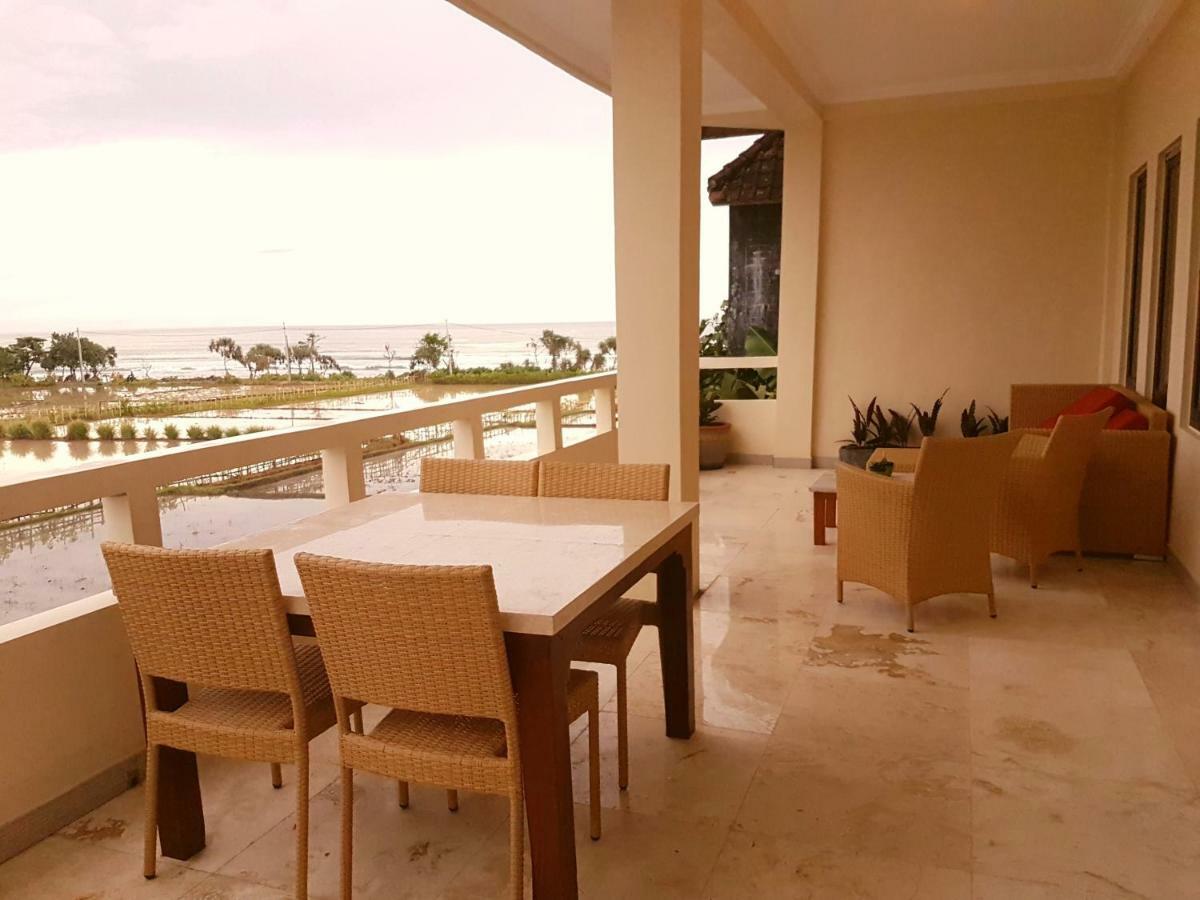 الشقق الفندقية Airsatangفي  Medewi Manor المظهر الخارجي الصورة
